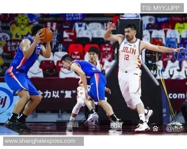 成都羽毛球队以55分领跑总决赛积分榜展现强劲实力